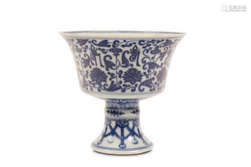 A CHINESE BLUE AND WHITE STEM BOWL. Qing Dynasty,