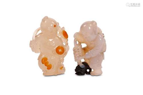 TWO AGATE CARVINGS OF LIUHAI. 19th / 20th Century.