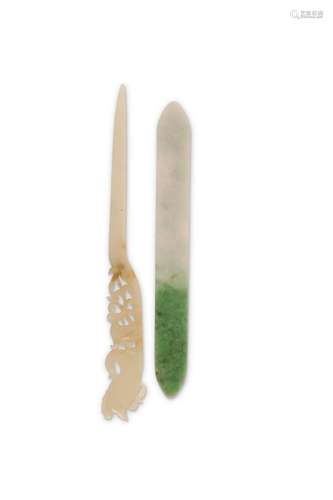 TWO JADE HAIRPINS. 12.5cm; 14cm long. 玉雕髮簪兩隻