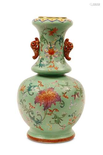 A CHINESE FAMILLE ROSE SGRAFFITO-GROUND VASE. Qing