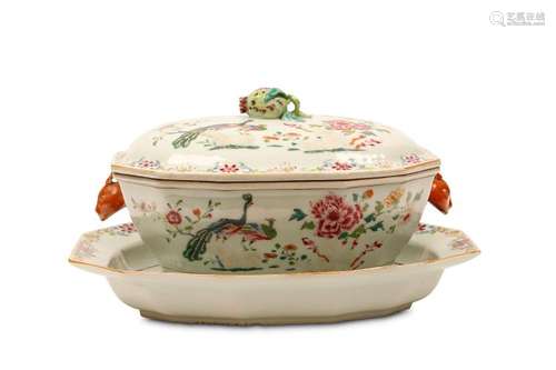 A FAMILLE ROSE 'DOUBLE PEACOCK PATTERN' TUREEN COV