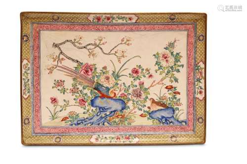 A LARGE CHINESE FAMILLE ROSE CANTON ENAMEL TRAY. Q