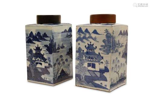 A PAIR OF BLUE AND WHITE SQUARE JARS. Qing Dynasty