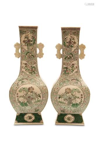 A PAIR OF FAMILLE VERTE BISCUIT VASES. Qing Dynast