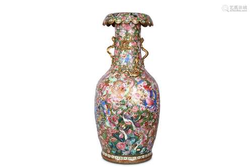 A CHINESE CANTON FAMILLE ROSE DECORATED MOULDED FL