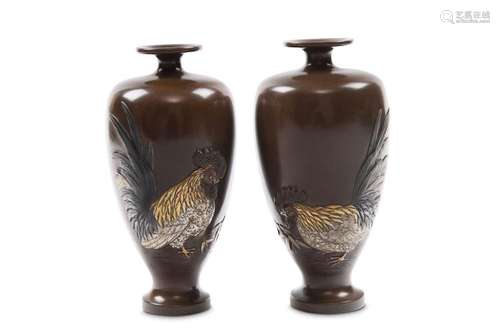 A PAIR OF FINE BRONZE-INLAID VASES. Meiji period.