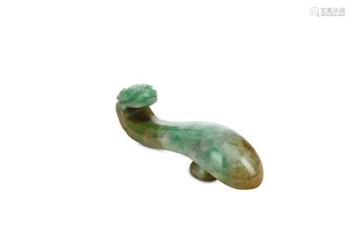 A CARVED JADEITE BELT HOOK. Qing Dynasty. With a d