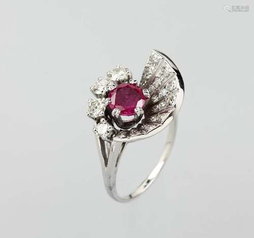 18 kt gold ring with ruby and diamonds