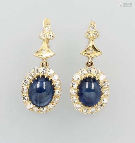 Pair of 18 kt gold earrings with sapphires anddiamonds
