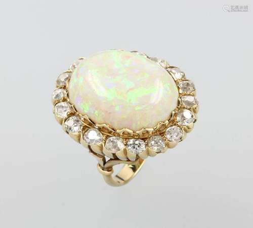 14 kt gold ring with opal and diamonds