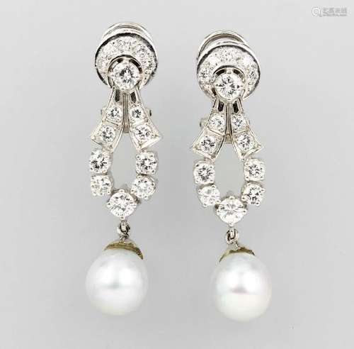 Pair of 18 kt gold earrings with cultured pearls and