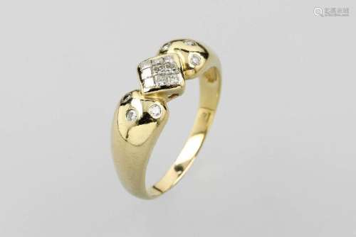 18 kt gold ring with diamonds