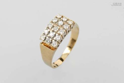 14 kt gold ring with brilliants