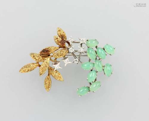 18 kt gold brooch with diamonds and chrysoprase