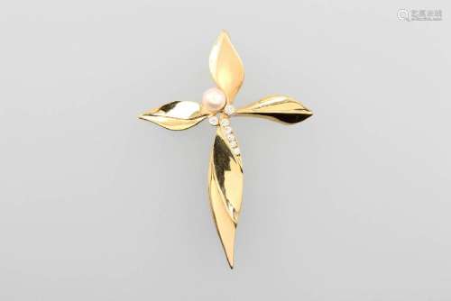 18 kt gold crosspendant with pearl and diamonds