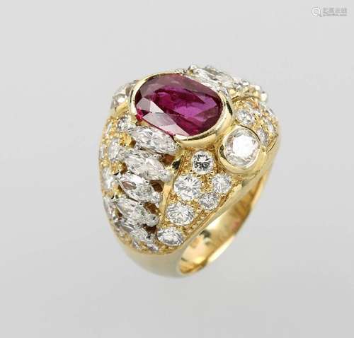 18 kt gold ring with sapphire and diamonds