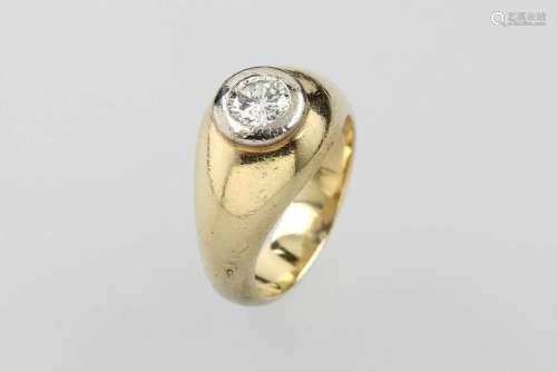 14 kt gold ring with brilliant