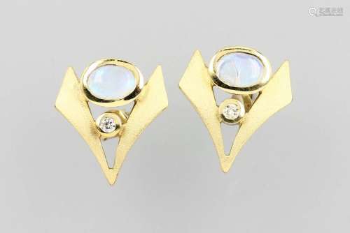 Pair of 14 kt gold earrings with opals and brilliants