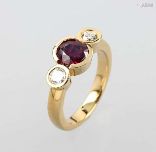 18 kt gold ring with ruby and brilliants