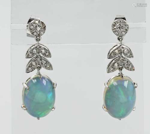 Pair of 18 kt gold earrings with opal and diamonds