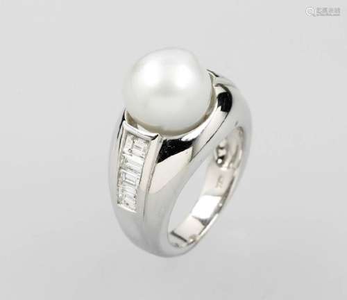18 kt gold ring with cultured south seas pearl and