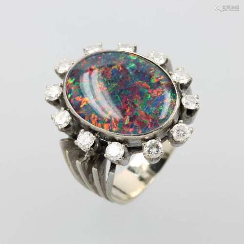 14 kt gold ring with opal-triplet and brilliants