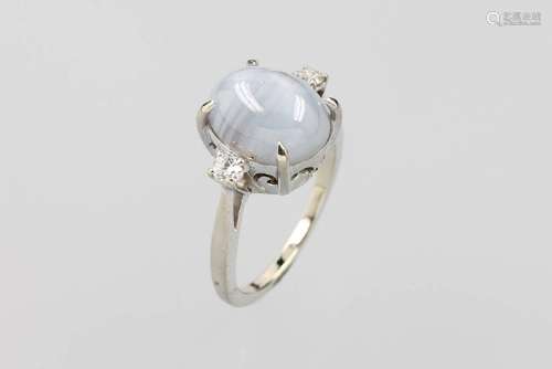 14 kt gold ring with star sapphire and diamonds