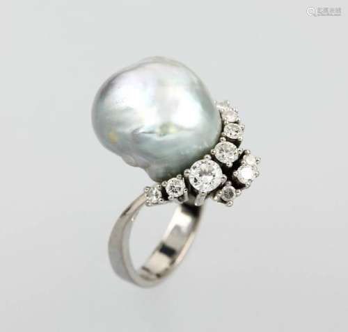 18 kt gold ring with cultured pearl, diamonds and