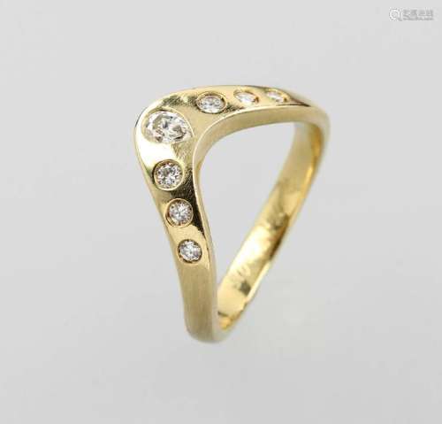 18 kt gold ring with diamonds