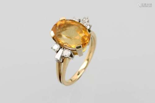 18 kt gold ring with citrine and diamonds