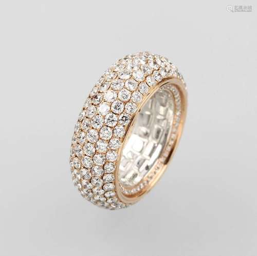 18 kt gold ring with diamonds