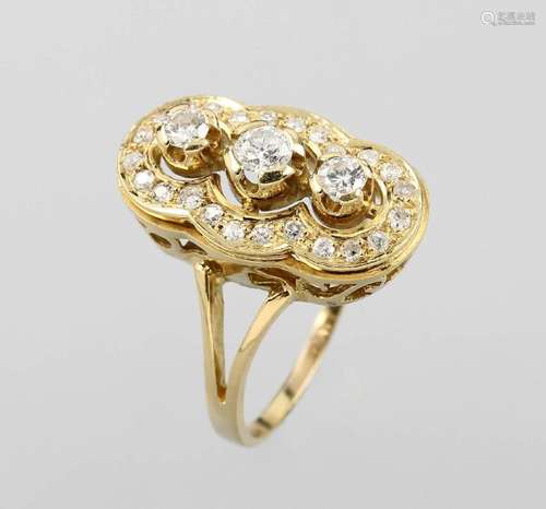 18 kt gold ring with diamonds