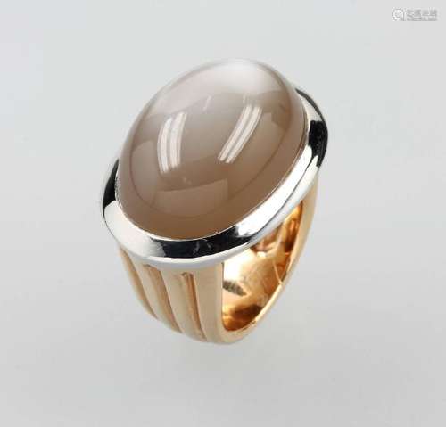 18 kt gold ring with moonstone