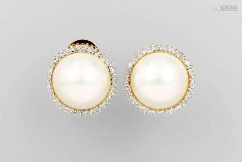 Pair of 18 kt gold earrings with mabepearls and