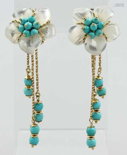 Pair of 18 kt gold blossoms-earrings with mother of