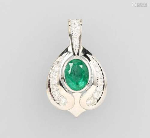 14 kt gold pendant with emerald and brilliants