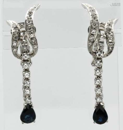 Pair of 18 kt gold earrings with sapphires and diamond