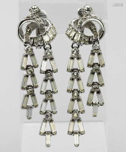 Pair of earrings with rhine stones