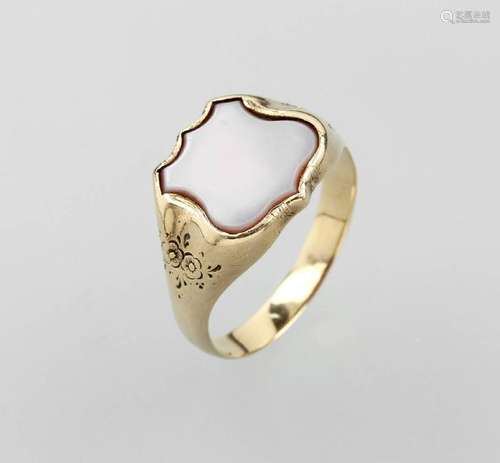 14 kt gold signet ring with layer stone plate