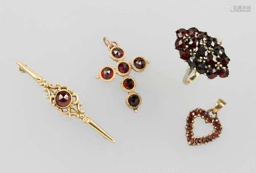 Lot 4 part garnet jewellery