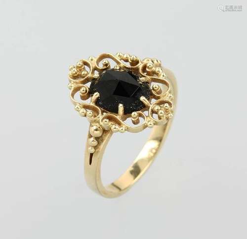 14 kt gold ring with sapphire