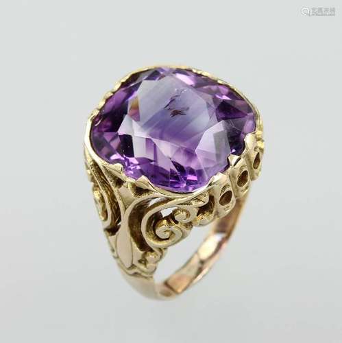 14 kt gold ring with amethyst