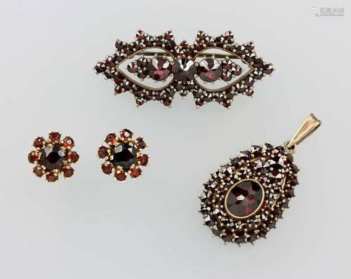 Lot with garnets, Bohemia approx. 1890s