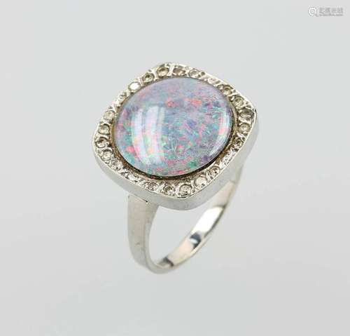 14 kt gold ring with opal-doublet and diamonds