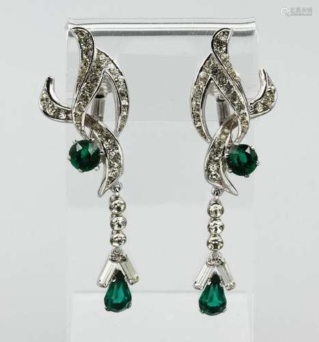 Pair of earrings with rhine stones