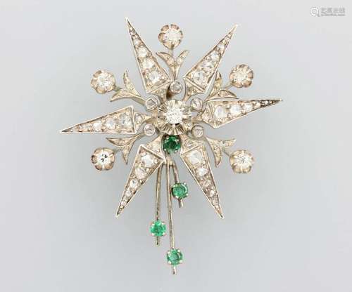 Pendant with diamonds and emeralds