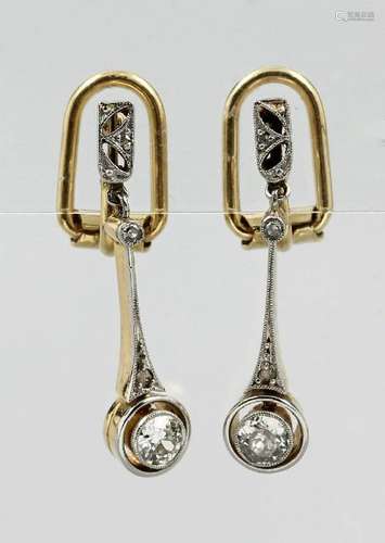 Pair of 14 kt gold Art-Deco clip earrings with diamonds