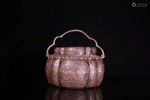 A QING DYNASTY SILVER CARVING FLOWERS HANDWARMER