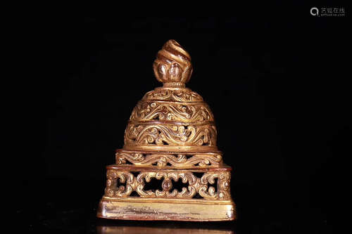 A TIBETAN LOTUS PATTERN BRONZE GILT SEAL, QING DYNASTY