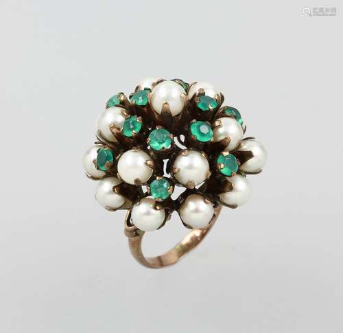 8 kt gold ring with emeralds and pearls